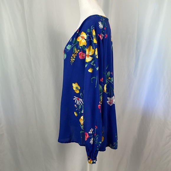 Old navy Royal blue floral print split neck top with long sleeves. - Picture 4 of 12